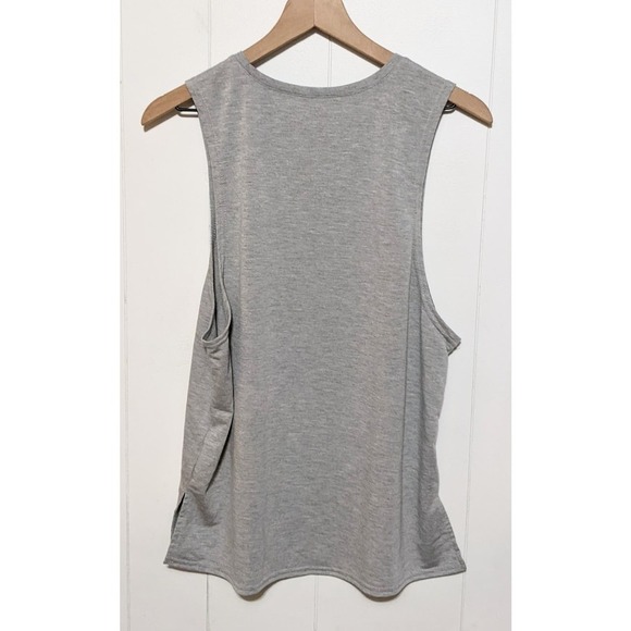 SO Womens Graphic Sleeveless Muscle Tank Top Size L Gray Active Athletic Running - Picture 2 of 4